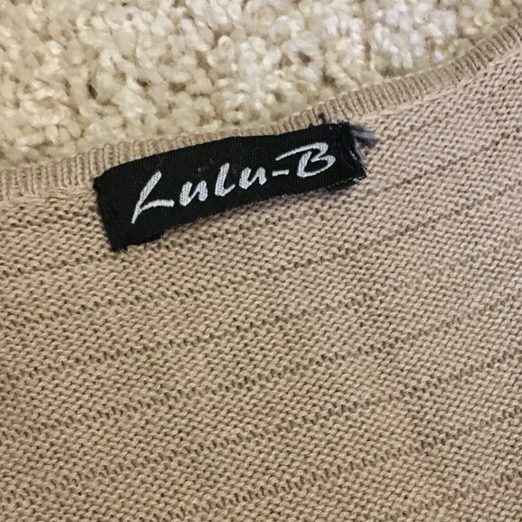 Lulu-B Beige and Black Cotton Ribbed Knit Sweater With Pocket - Picture 6 of 12